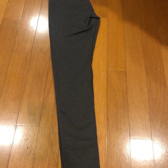 Fabletics leggings - Picture 2 of 3